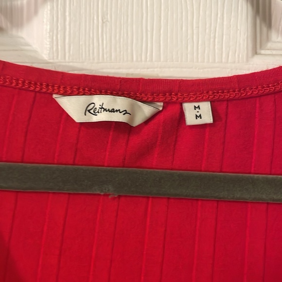 💕4 for $10- Reitmans ribbed scoop neck shirt - Picture 2 of 7